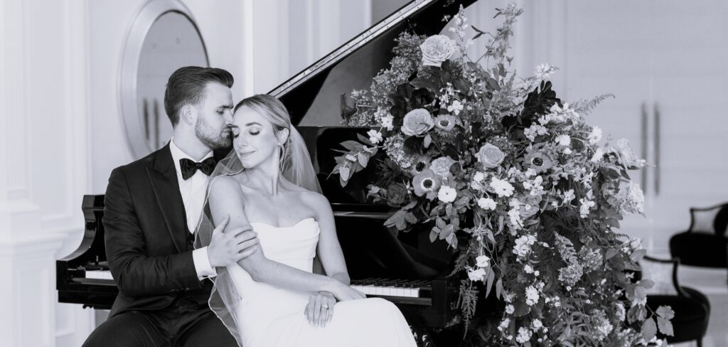 Hotel Swexan wedding photo on piano